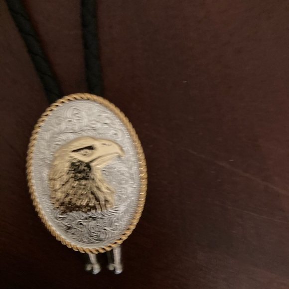 Medallion necklace - Picture 6 of 6